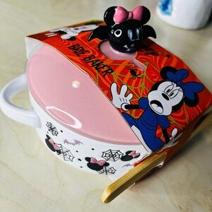 Minnie Mouse Halloween Brie Baker